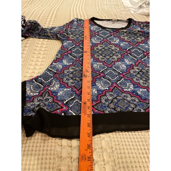 Cato Plus Top Blouse Size XL Blue Magenta Pattern Scarf Hem Stretchy Round Neck - Picture 11 of 12